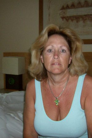 Sandrine, 45 ans – Envie de flirt torride à Romorantin-Lanthenay Sandrine - rencontre-Cougar-Romorantin-Lanthenay