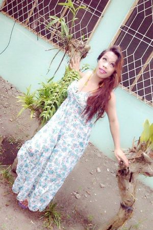 Juste envie de soleil et de liberté Yasmine - rencontre-Naturiste-Grenoble