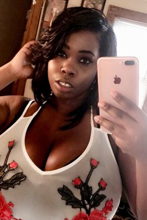 Chaud(e) au boulot Aïssa - rencontre-Teen-Drancy
