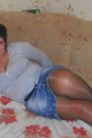 Lila - rencontre-Milf-Saint-Malo