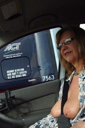 Camille - rencontre-MILF-Mantes-la-Jolie