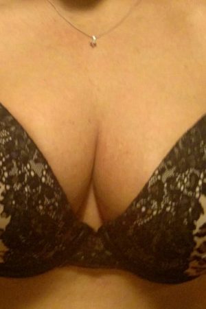 Leila - rencontre-Milf-Saint-Brieuc
